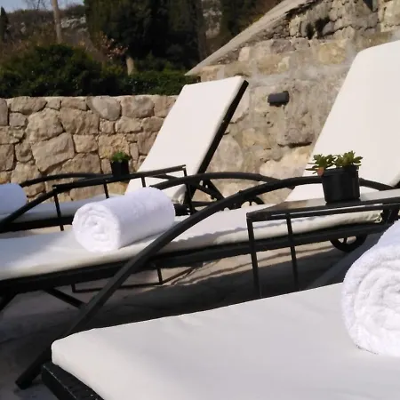 Guest house Brotnice 3*