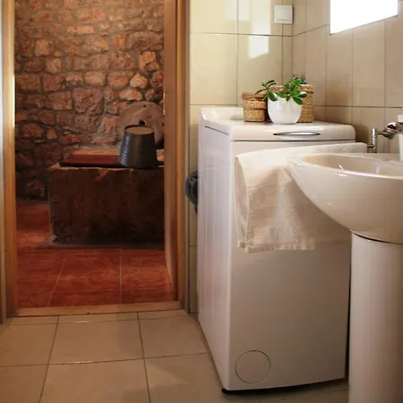 Brotnice Guest house 3*