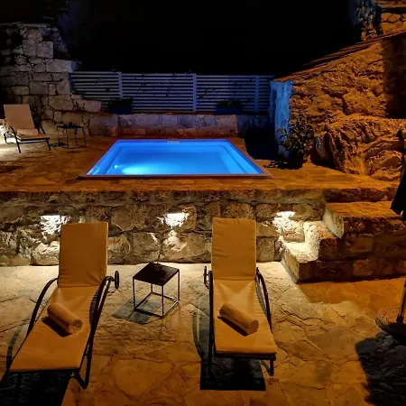 Brotnice 3* קאבטאט