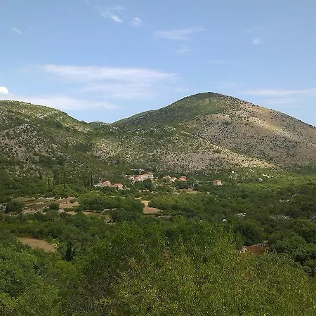 Brotnice בית הארחה קאבטאט